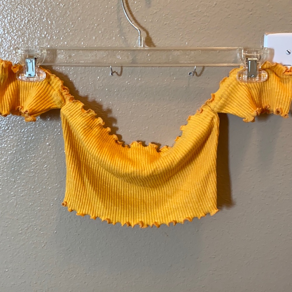 Small Women’s Crop Top.